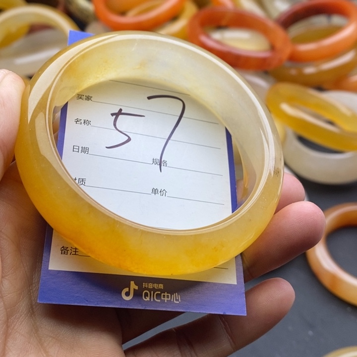 未镶嵌手镯石英质玉