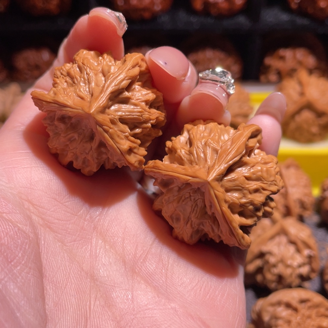 吊坠文玩核桃三棱