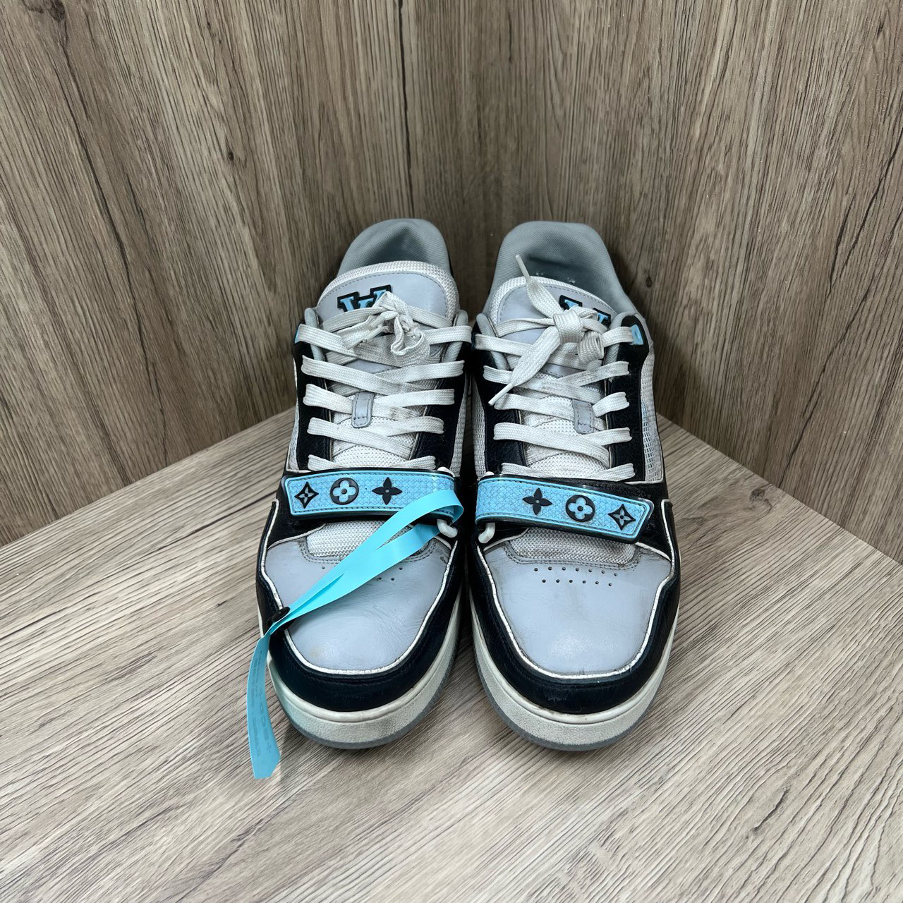 90新 LouisVuitton/路易威登  灰黑蓝魔术贴板鞋 43码/9新/无配件