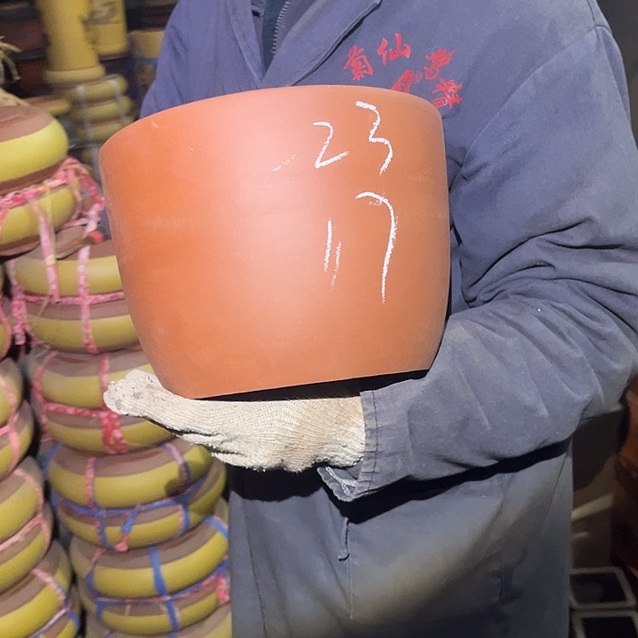 紫砂紫砂花盆和一