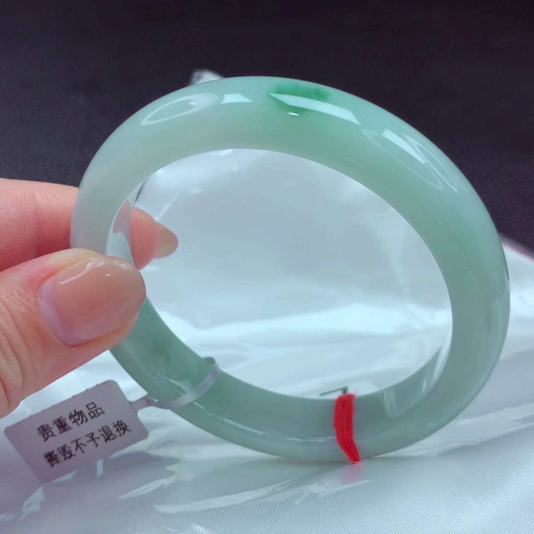 翡翠手镯未镶嵌手镯88