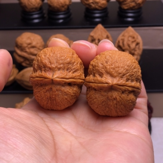 文玩核桃把件铁绣球6