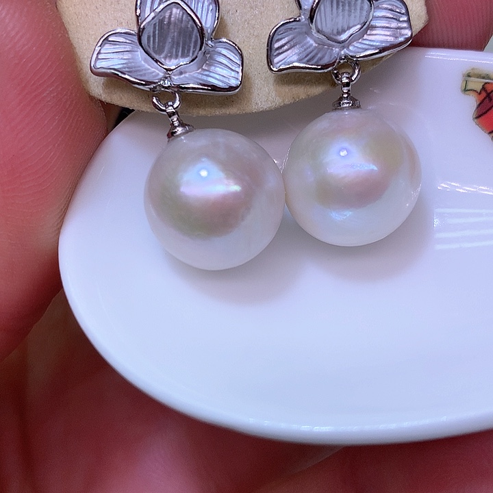 银S925镶嵌耳饰淡水珍珠