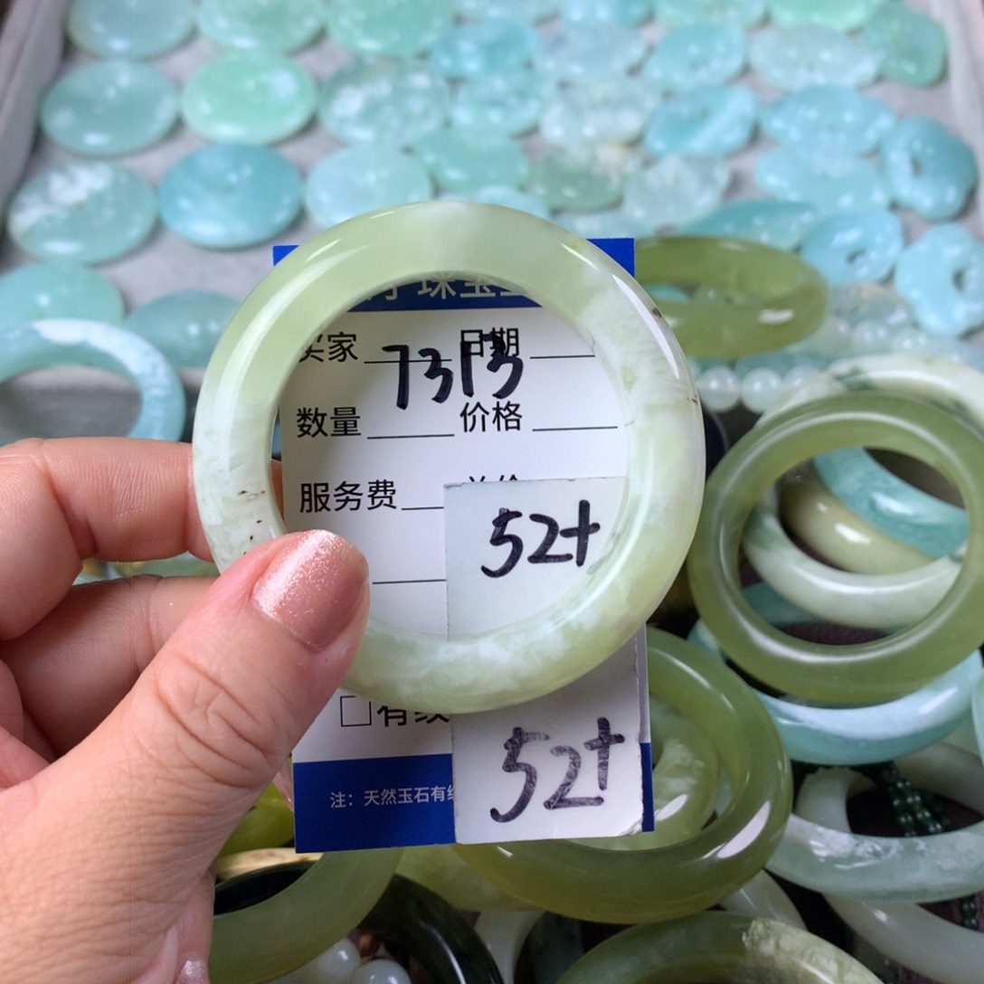 蛇纹石玉手镯未镶嵌7313