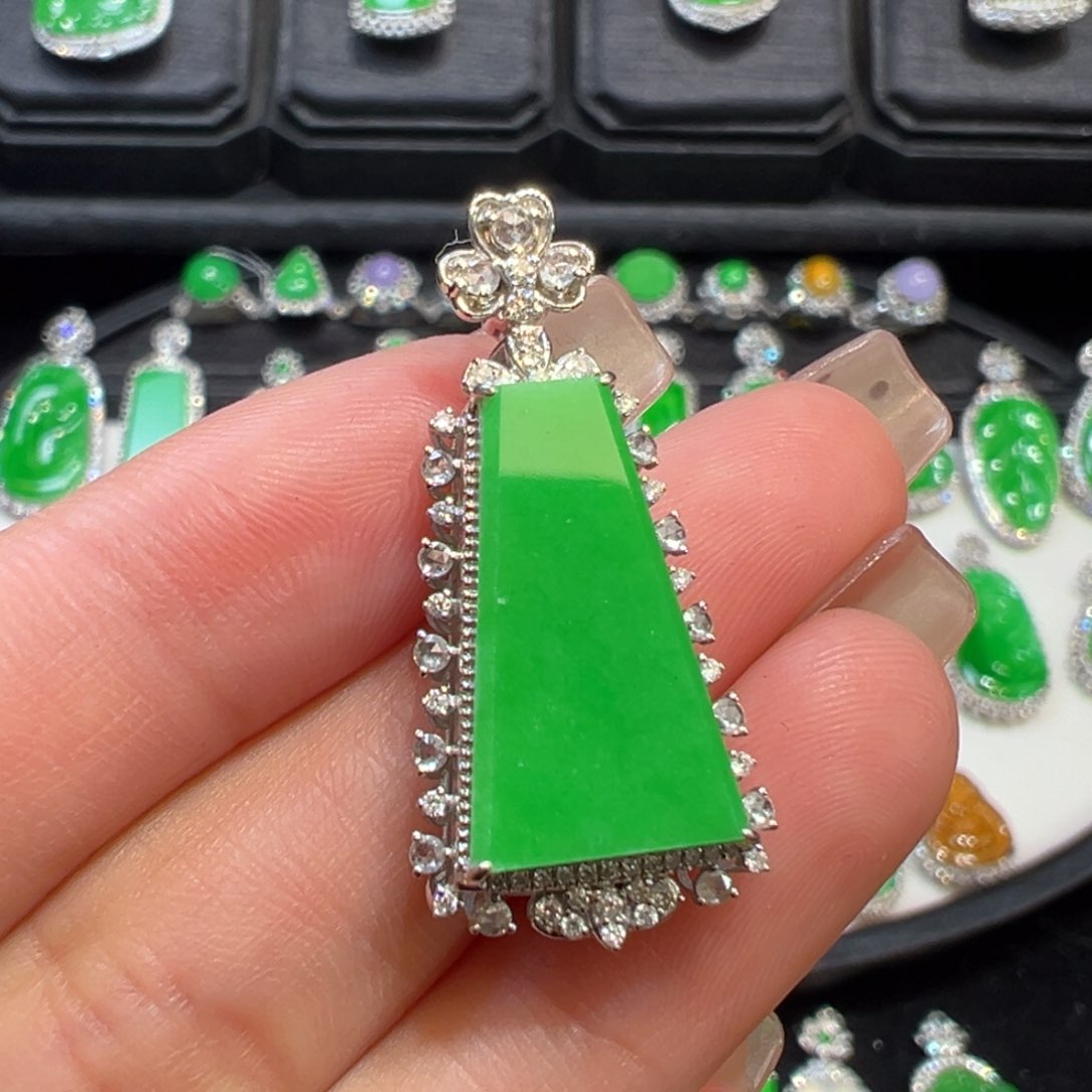 翡翠吊坠(不含链)18K金镶嵌收到货48小时鉴赏期