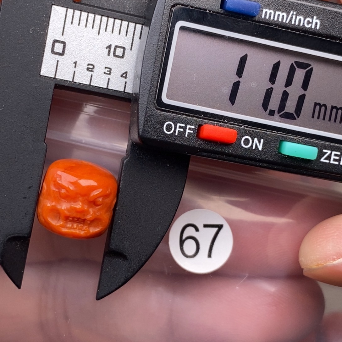 佳***生南红玛瑙未镶嵌配饰有瑕疵