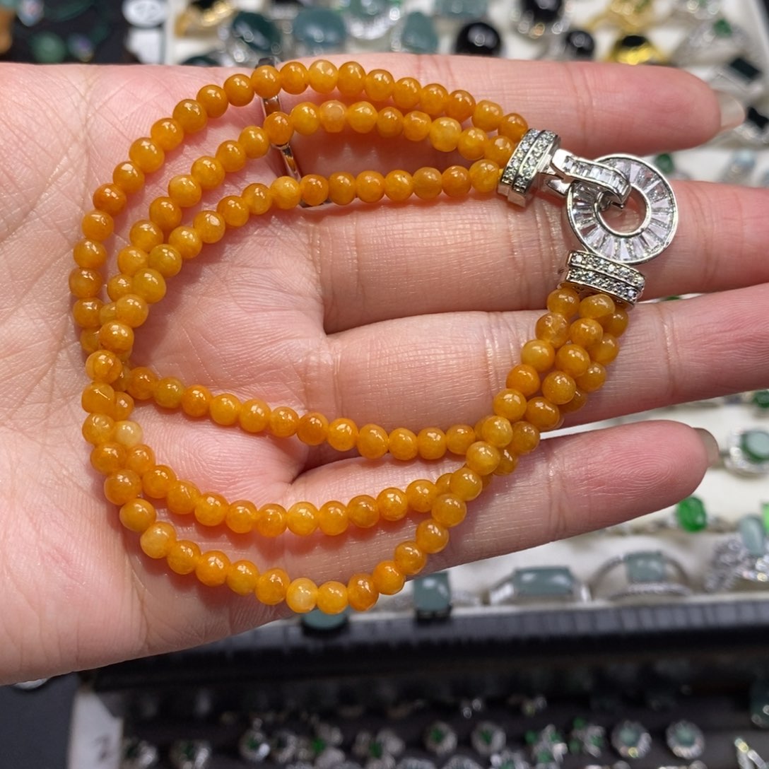 颈饰未镶嵌翡翠木**?翡翠