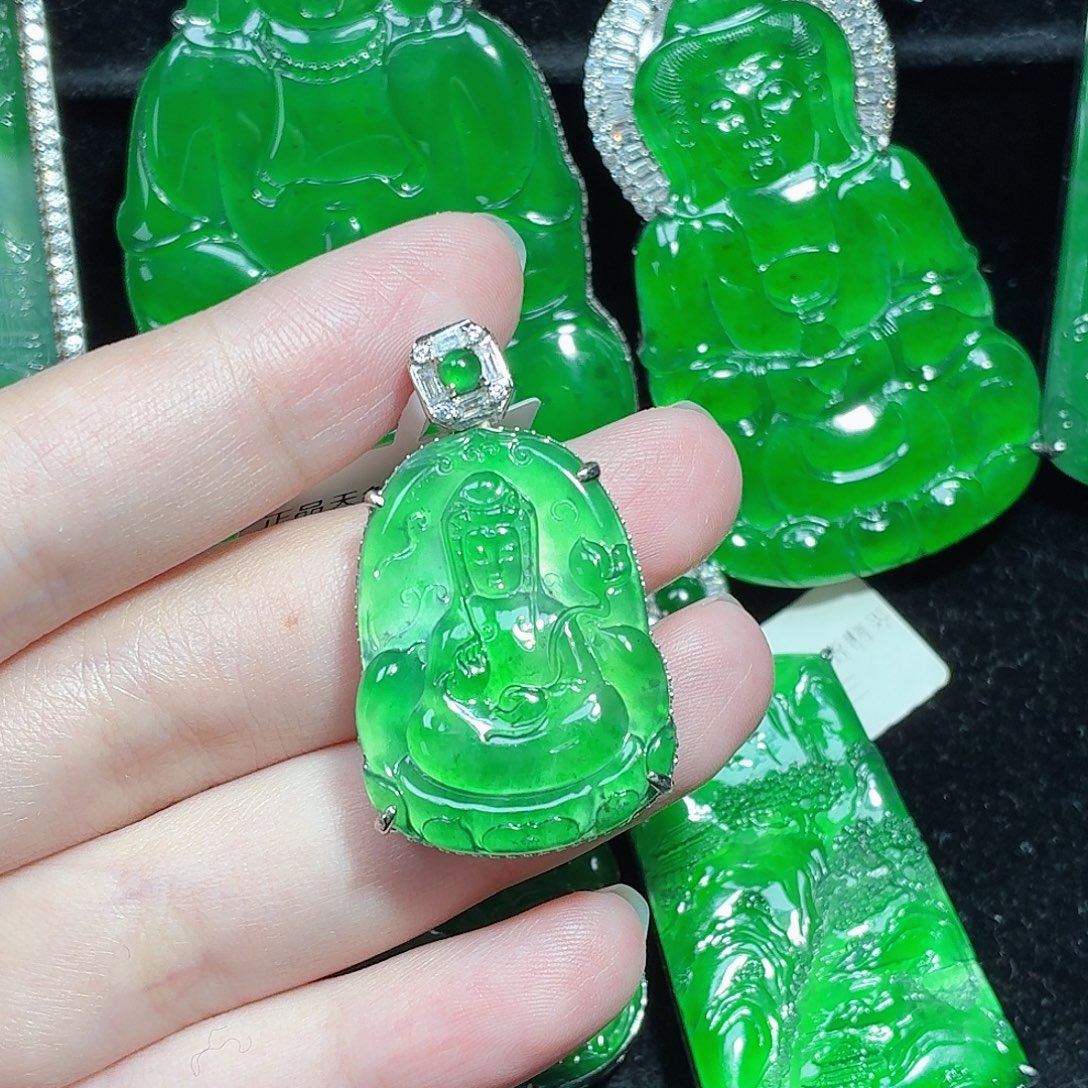 翡翠未镶嵌颈饰天然A货翡翠