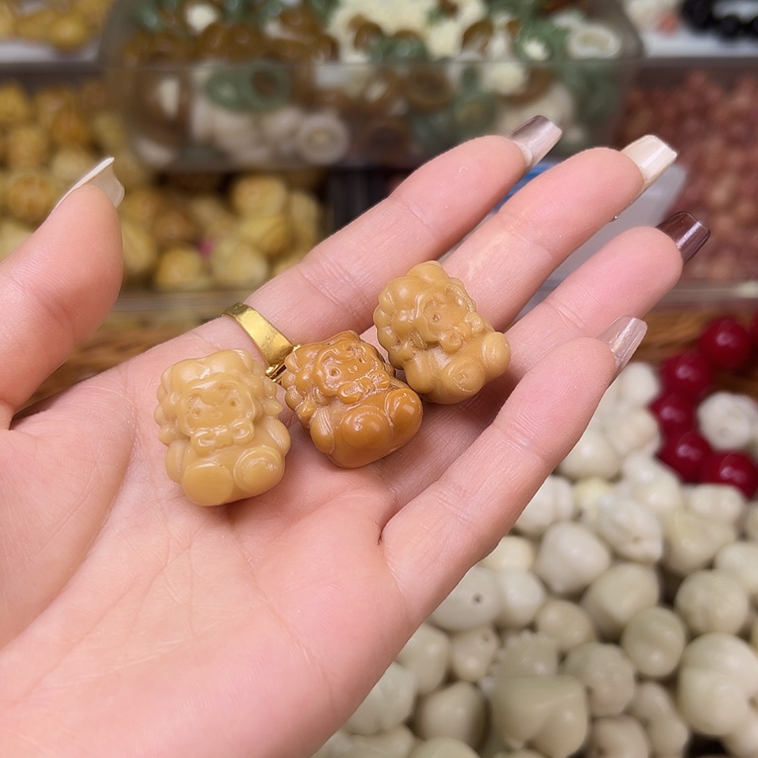 菩提根/象牙果吊坠瑕疵咖天使小羊3颗孔道有裂