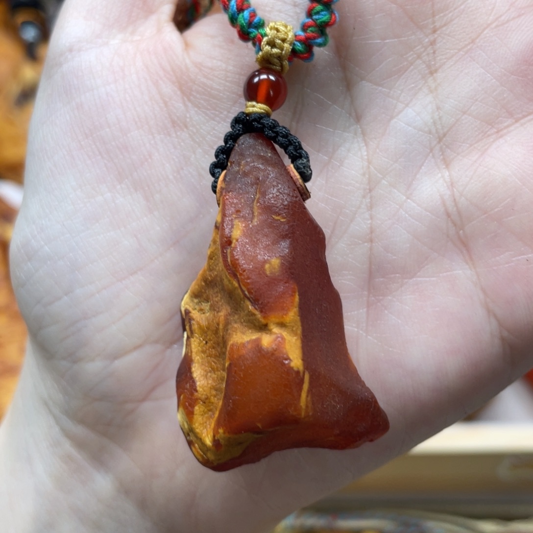 琥珀珠宝奇石未镶嵌