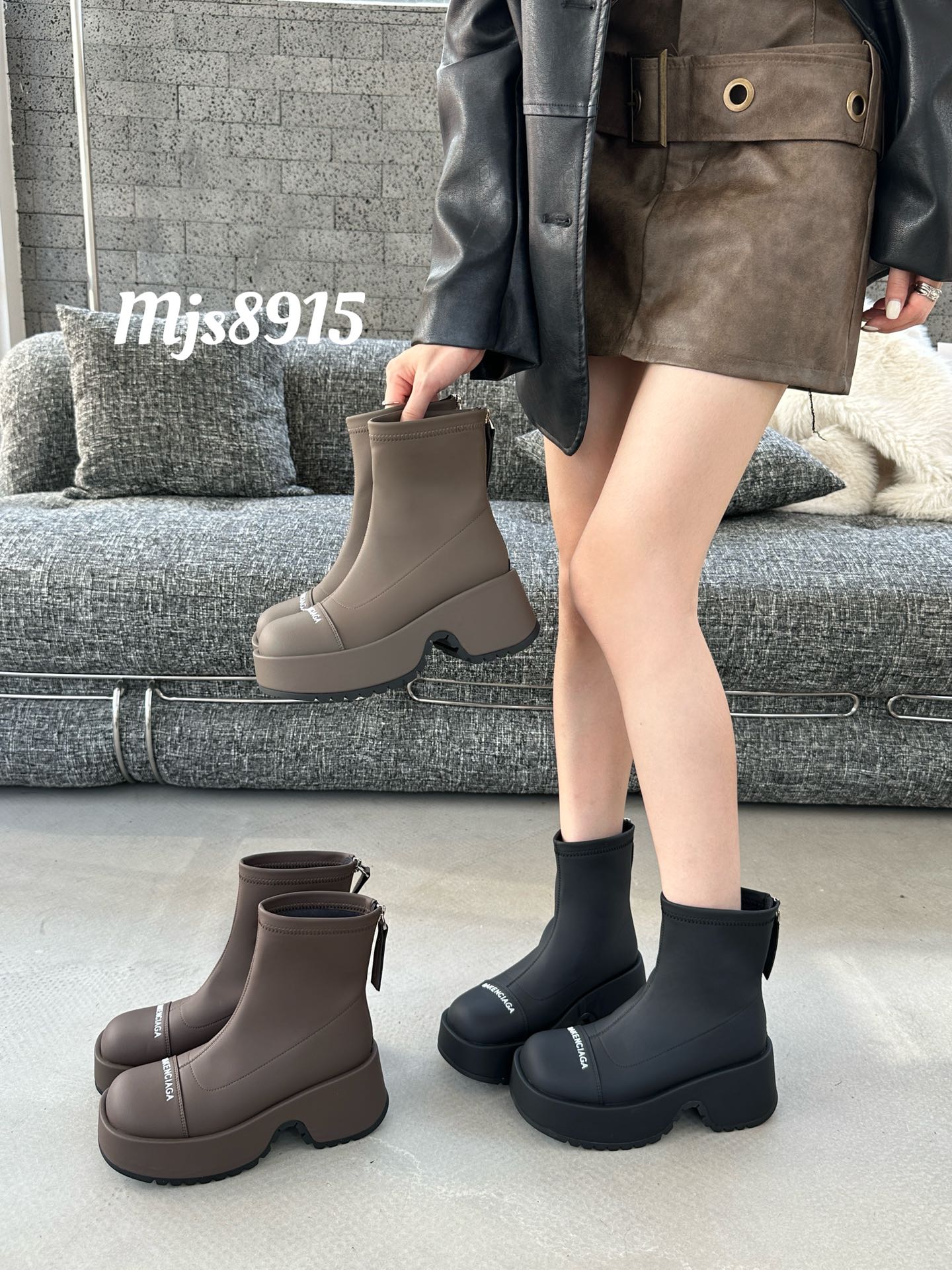 秋冬小短靴女2025新款马丁靴高跟裸靴圆头黑色粗跟西部牛仔女靴子