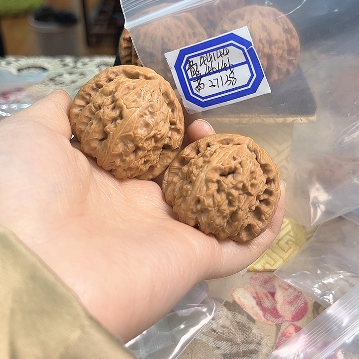 文玩核桃把件白狮子