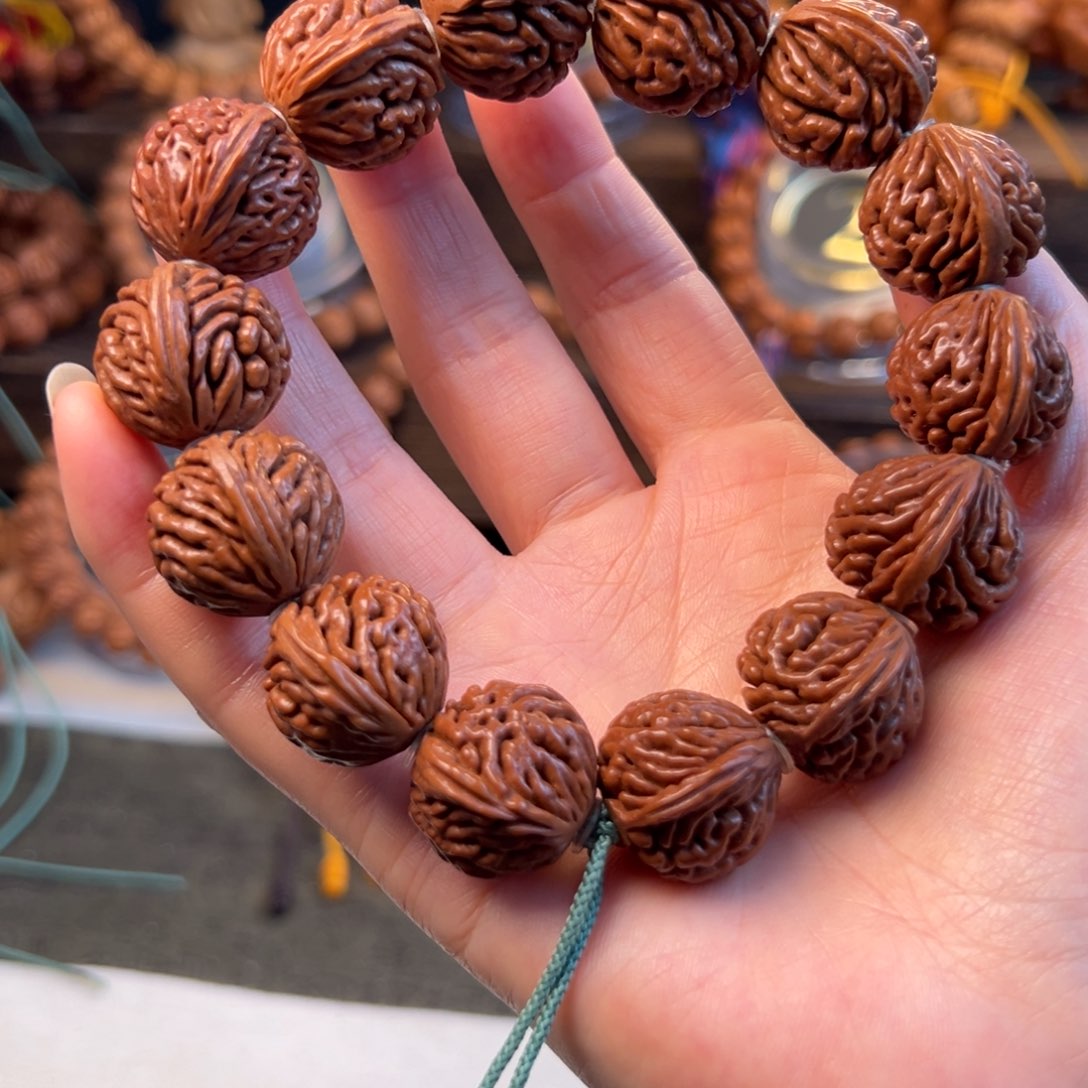 【闪购商品】桃核吊坠21刺龙元宝