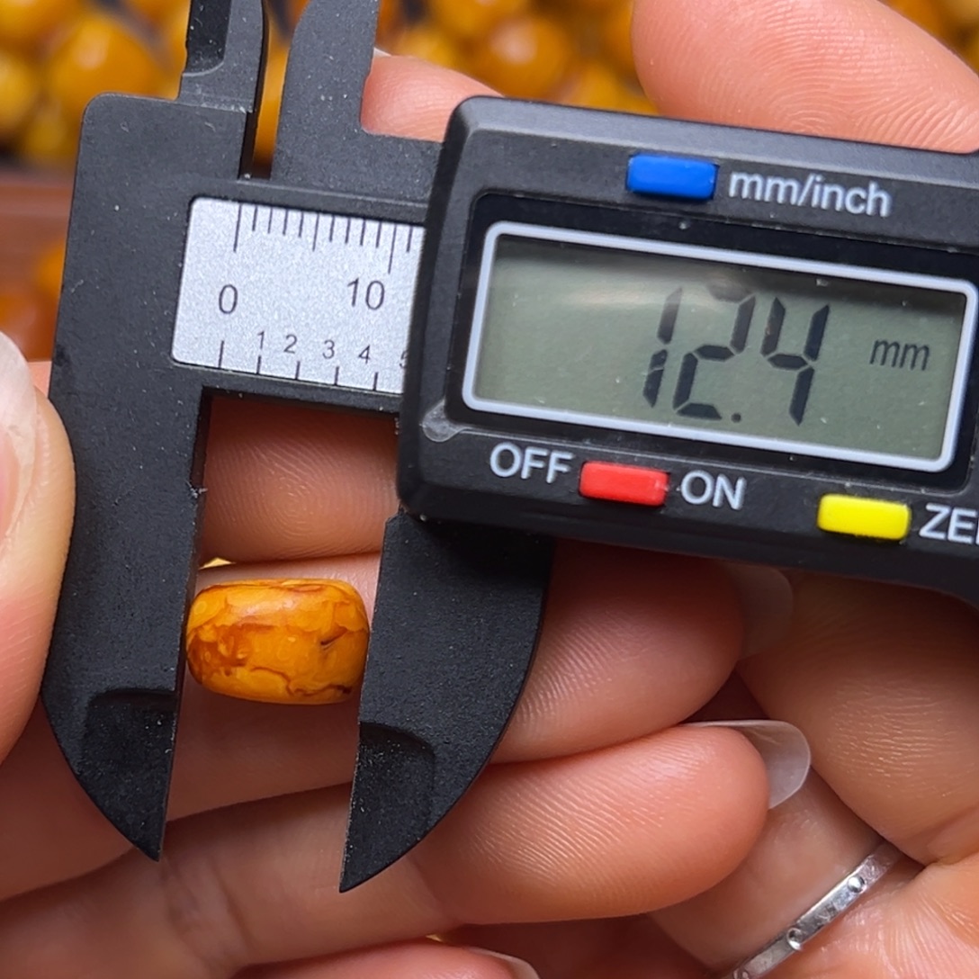 琥珀未镶嵌吊坠(不含链)