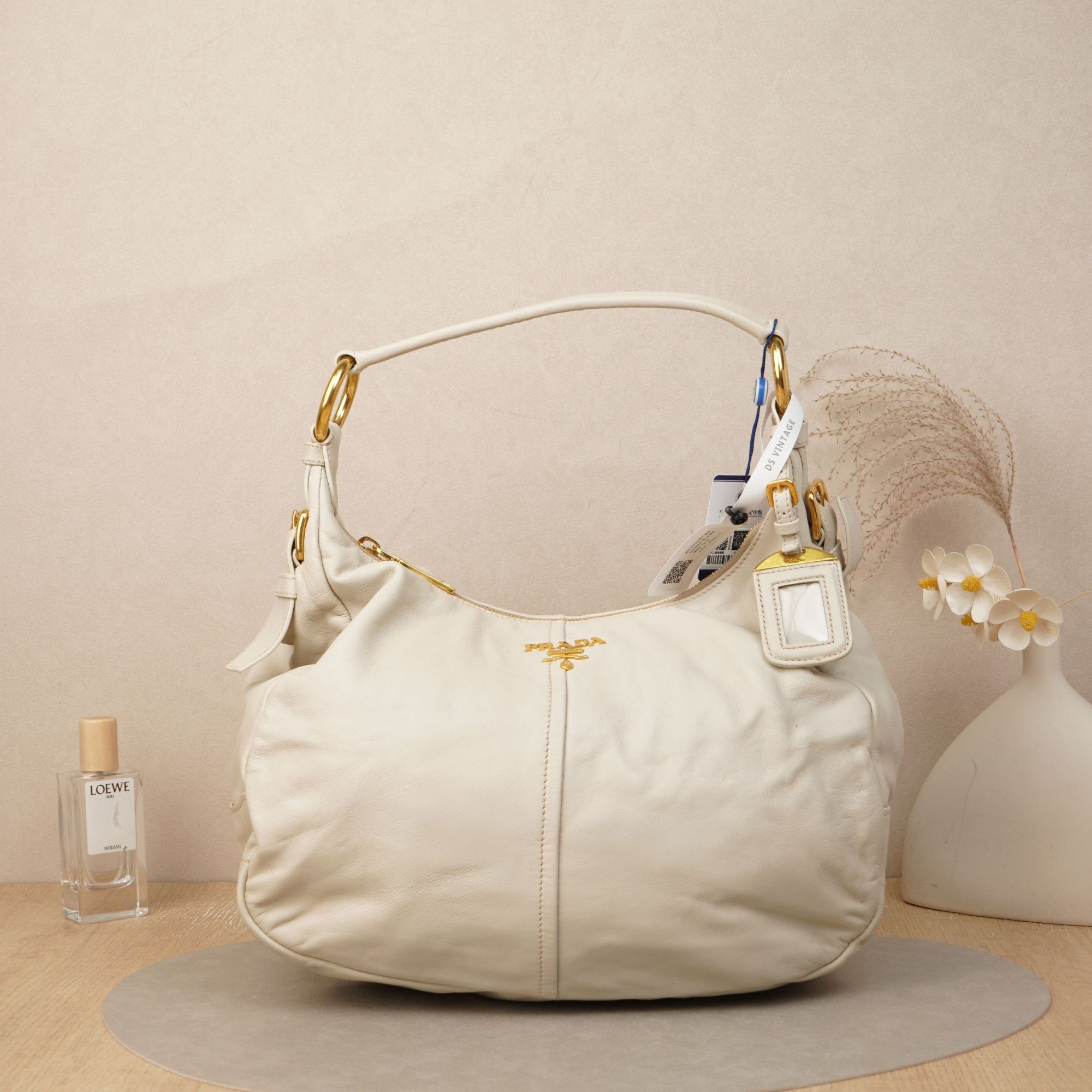 95新 Prada/普拉达   普拉达hobo腋下单肩包米白色/ DS040115