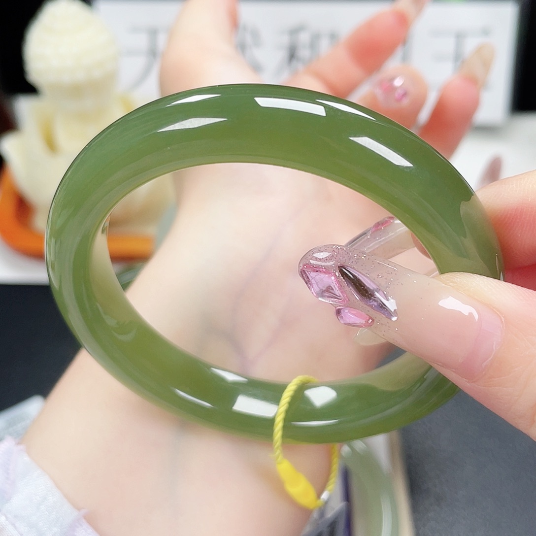 和田玉手镯未镶嵌5556