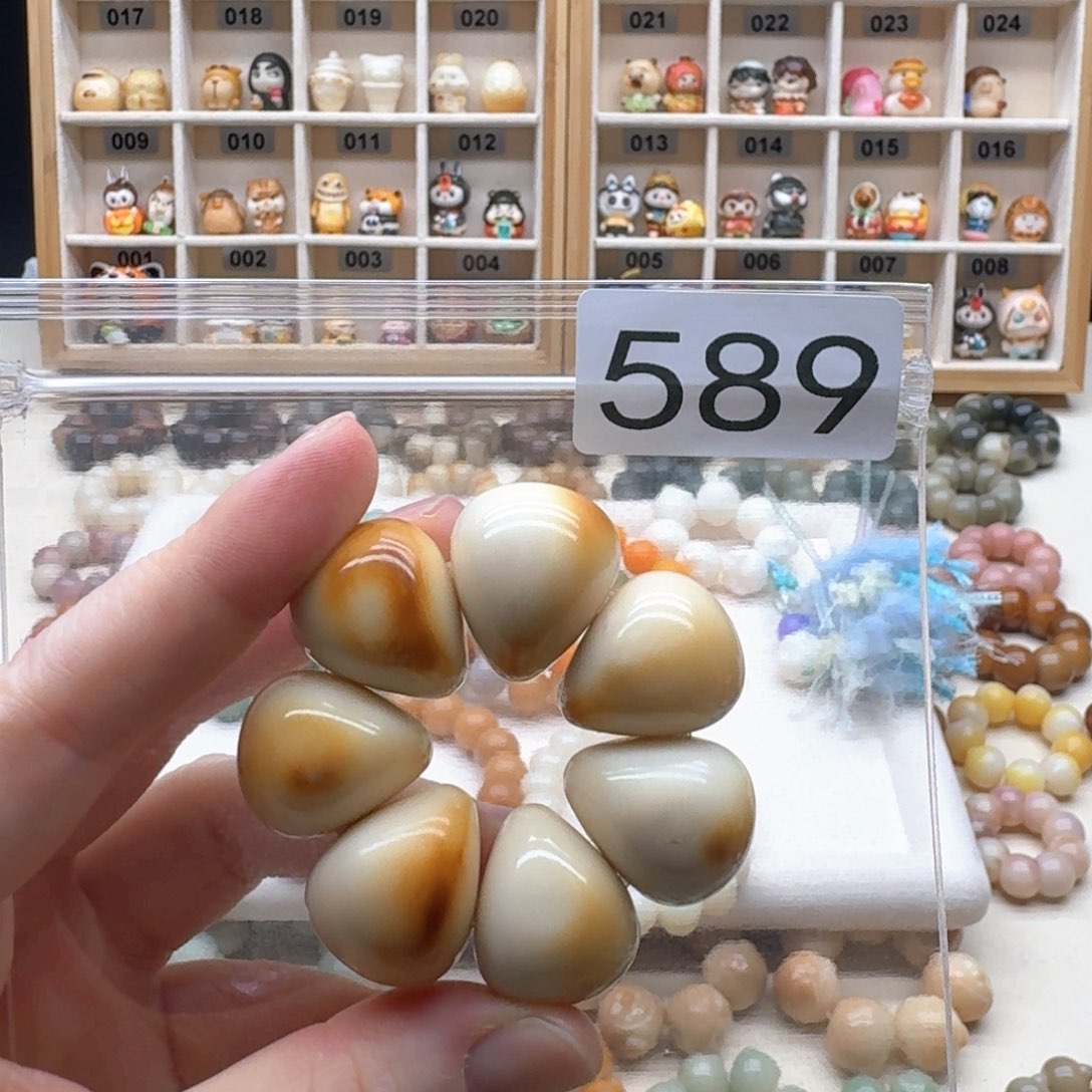 吊坠菩提根/象牙果