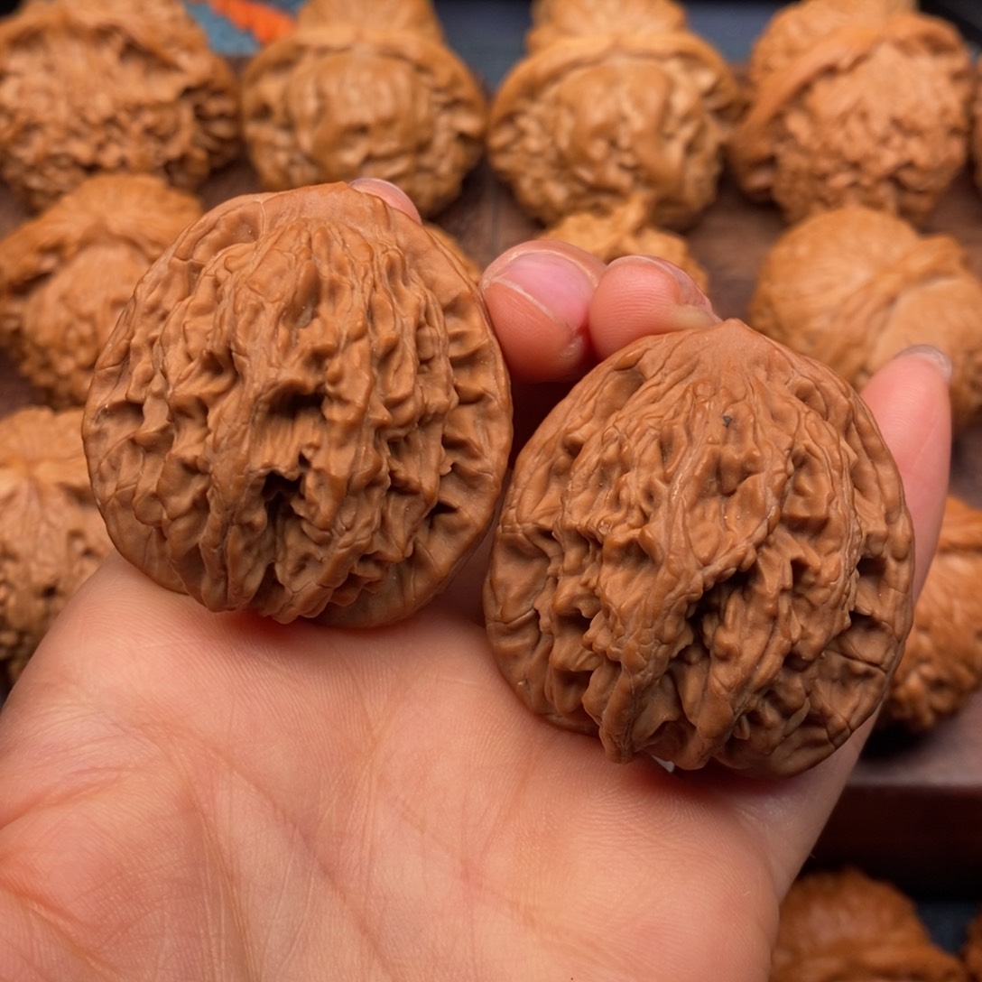 文玩核桃吊坠40全品，粗筋虎头