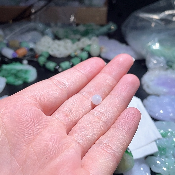 翡翠未镶嵌颈饰快****儿天