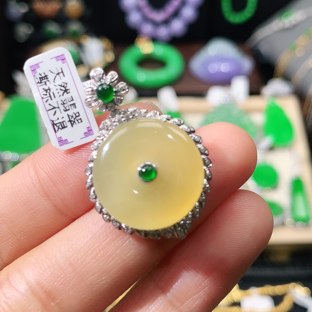 翡翠18K金镶嵌吊坠(不含链)