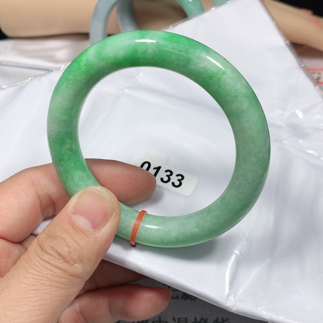 翡翠手镯未镶嵌天然缅甸翡翠手镯A货
