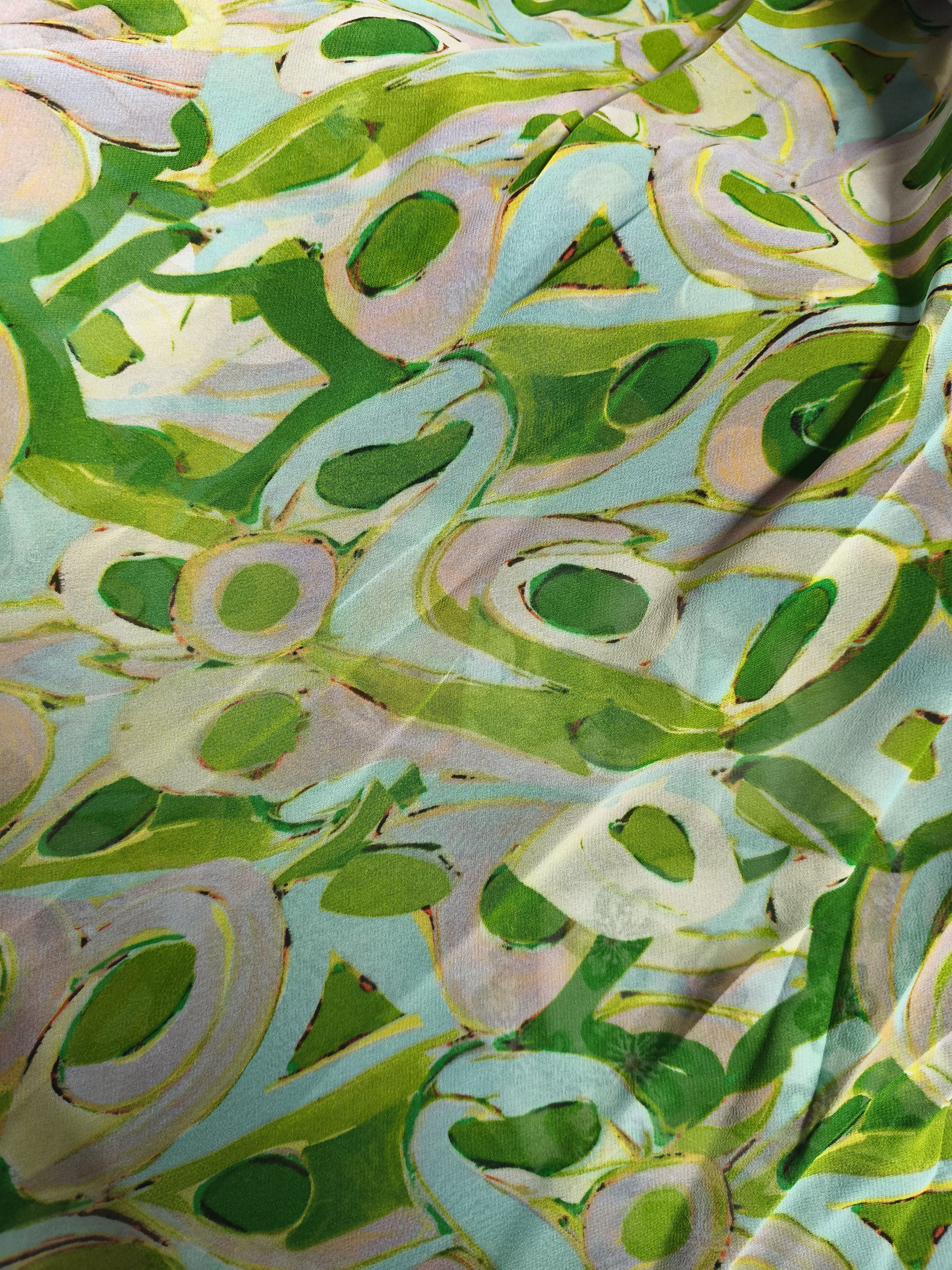 乔其纱-绿蓝色不规则圆点面料