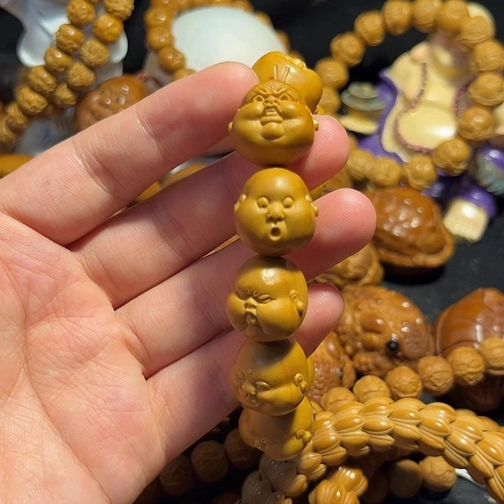 /短圆人生百态雕刻文玩