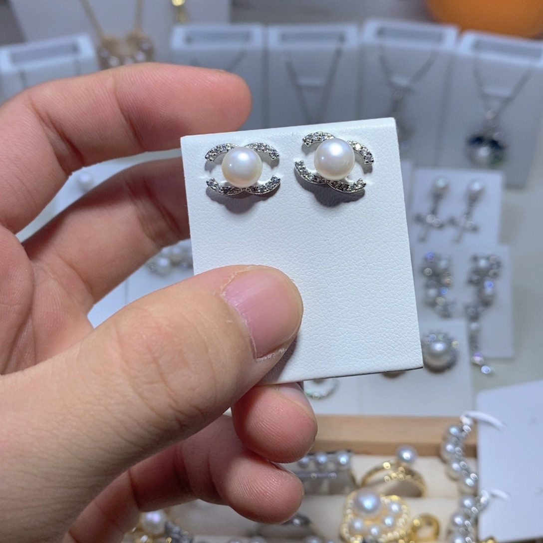 银S925镶嵌耳饰淡水珍珠