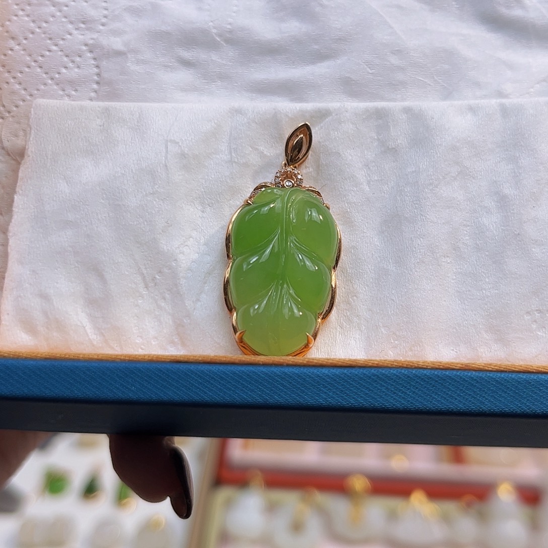 和田玉18K金镶嵌吊坠(不含链)