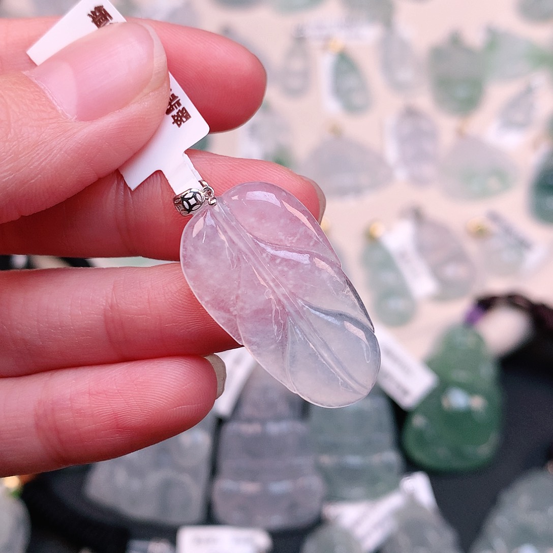 翡翠颈饰18K金镶嵌冰叶子33.6、22.8、16、3