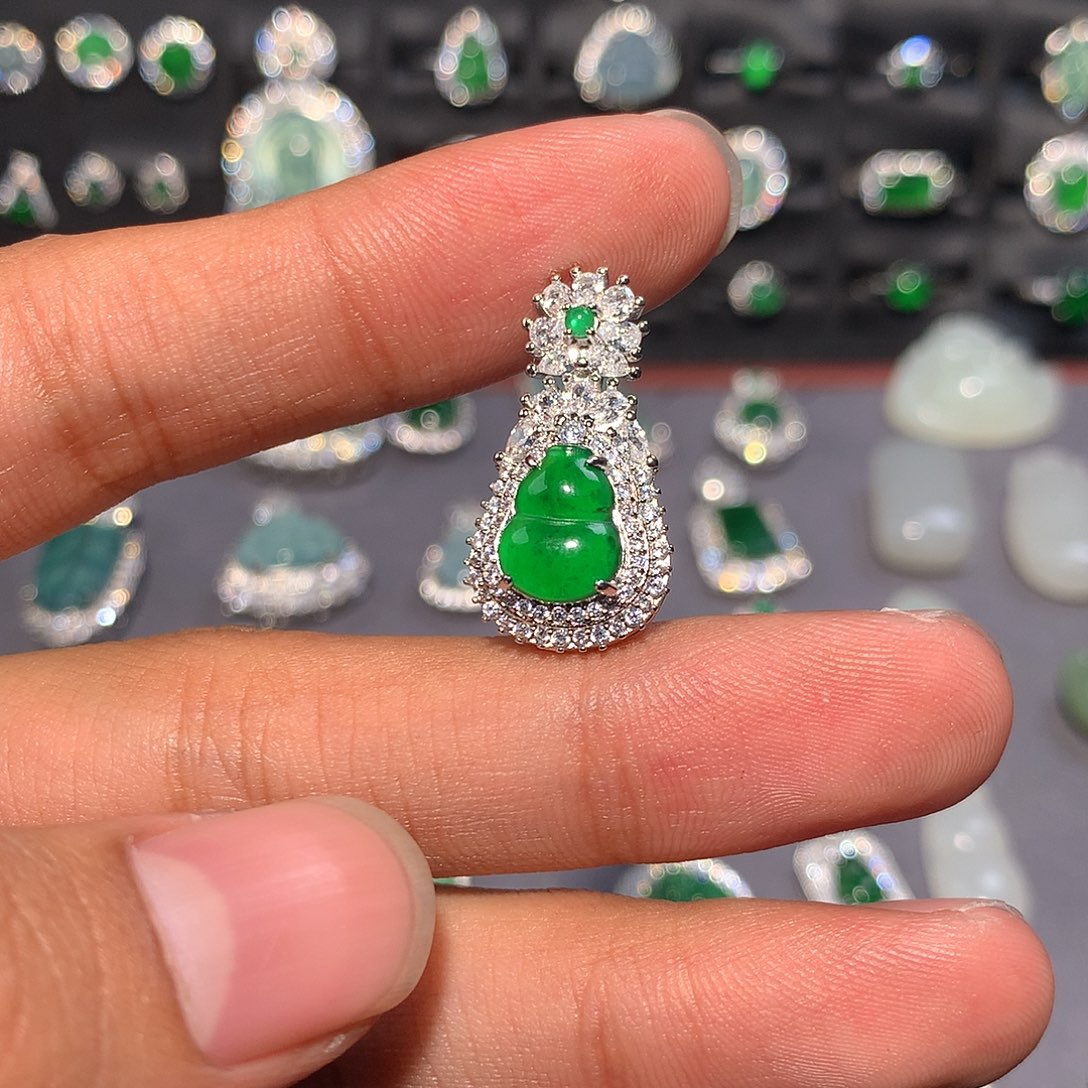 翡翠未镶嵌吊坠(不含链)