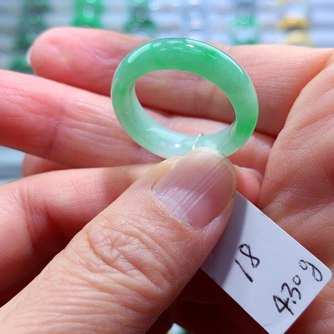 翡翠未镶嵌戒指18号