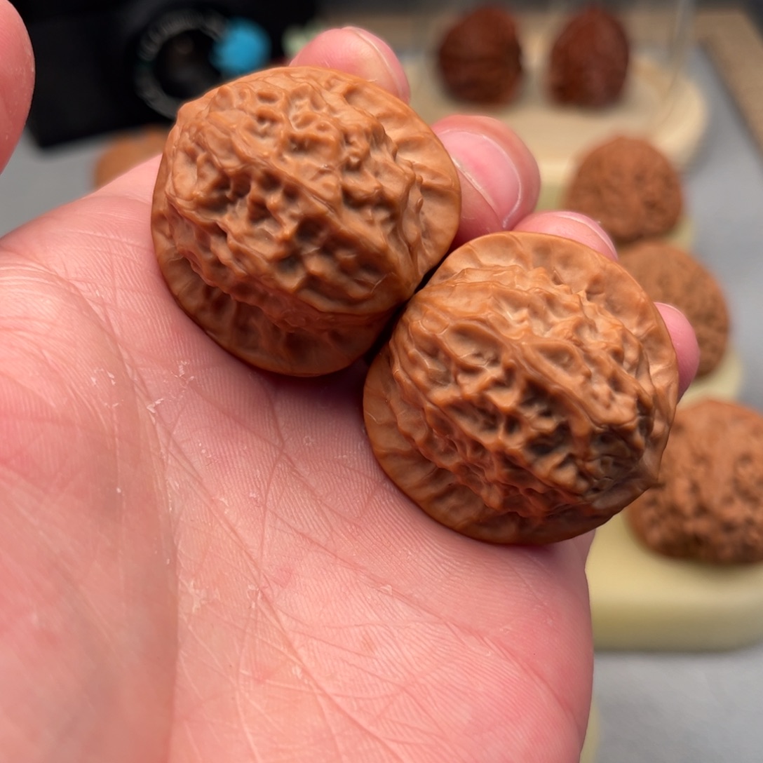 文玩核桃吊坠36瓷娃娃