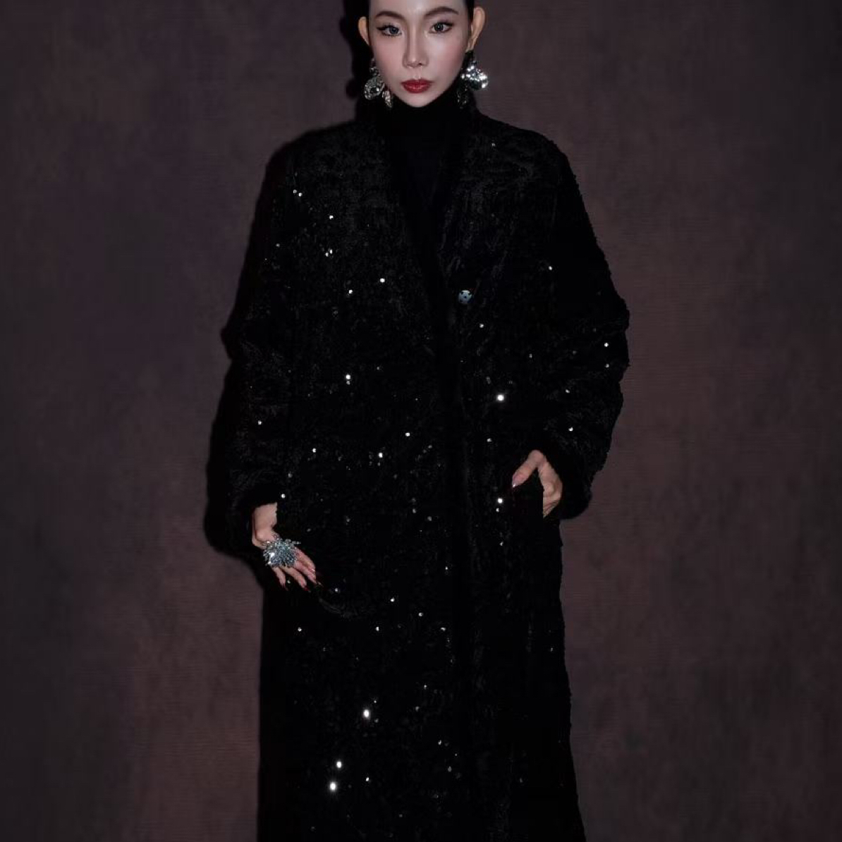 【Lady.Mao专属】设计师款超显瘦奢华丝绒刺绣亮片长款保暖羽绒服