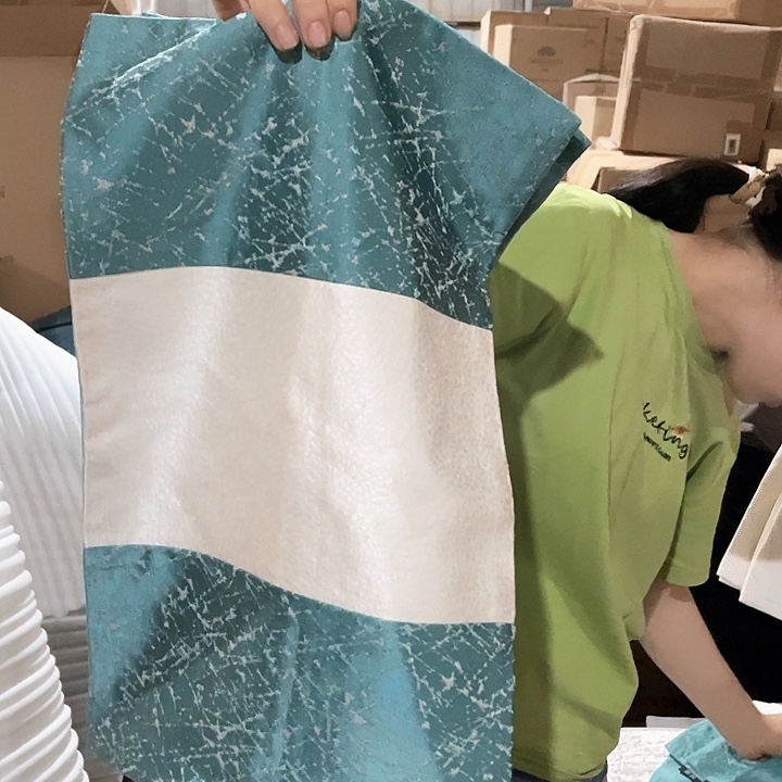 陶瓷花瓶，仿真绿植。