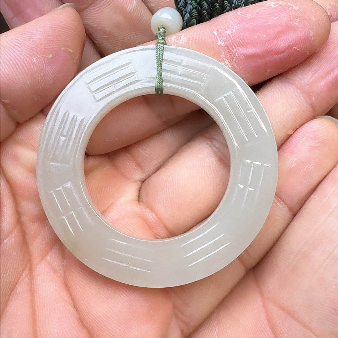 和田玉颈饰未镶嵌深**夫