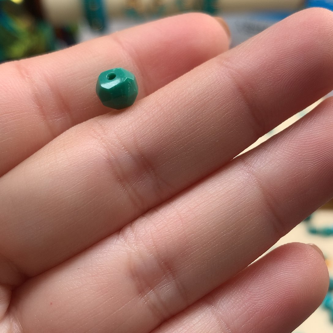绿松石配饰未镶嵌