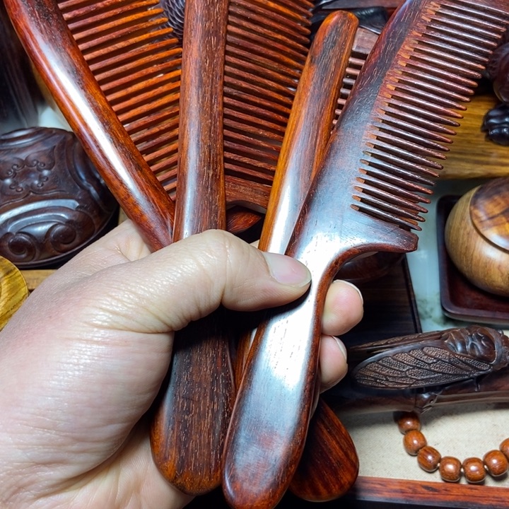 檀香紫檀（小叶紫檀）诸**祥