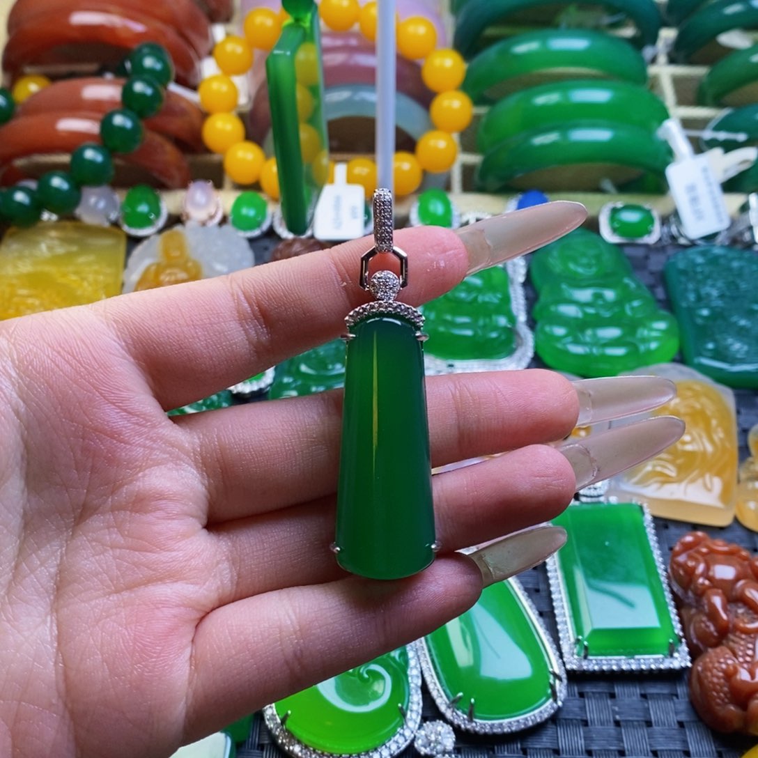 子***规玛瑙/玉髓合金颈饰