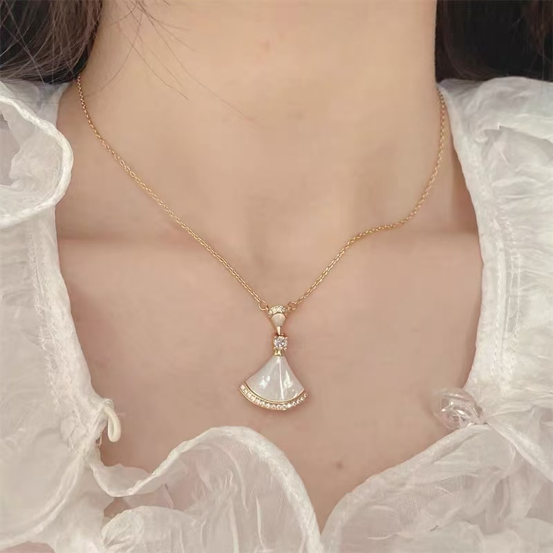 合金吊坠 [402]高级感项链女轻奢吊坠锁骨链百搭简约高端配饰