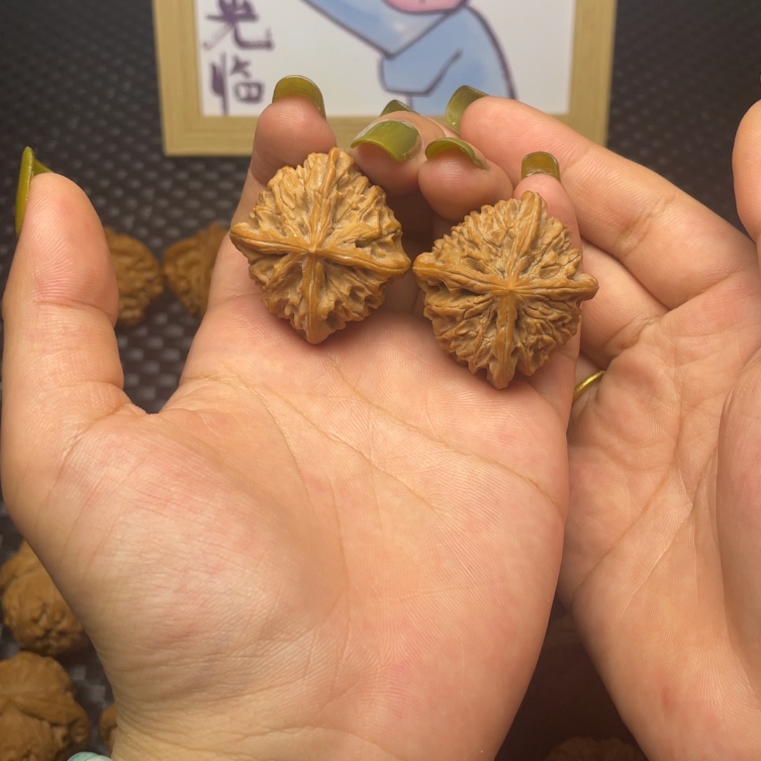 文玩核桃吊坠玉玺四棱38微修白茬