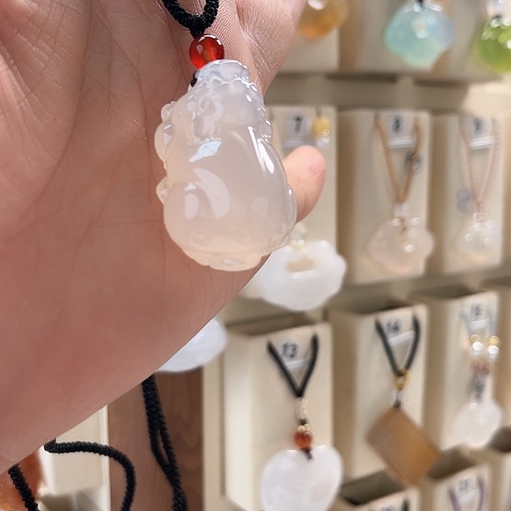 玛瑙/玉髓颈饰未镶嵌