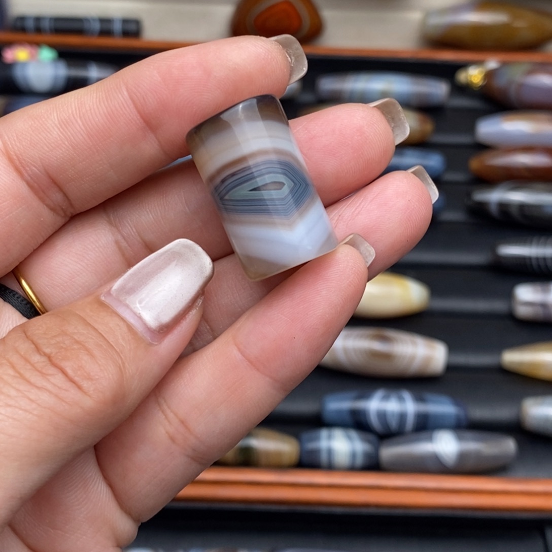 佛***哥玛瑙/玉髓未镶嵌吊坠