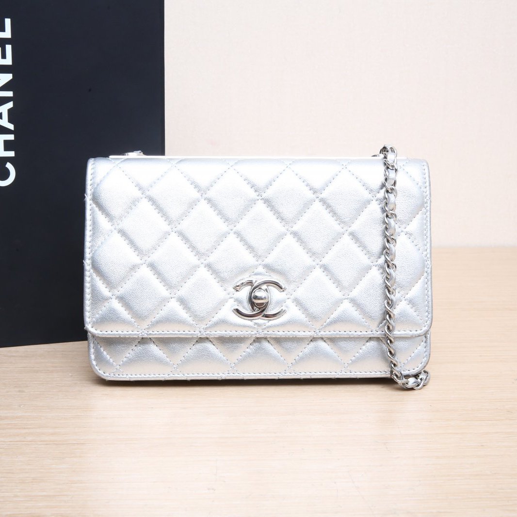95新 Chanel/香奈儿 【小花念念】Trendy CC WOC 银色 31开 银扣 包