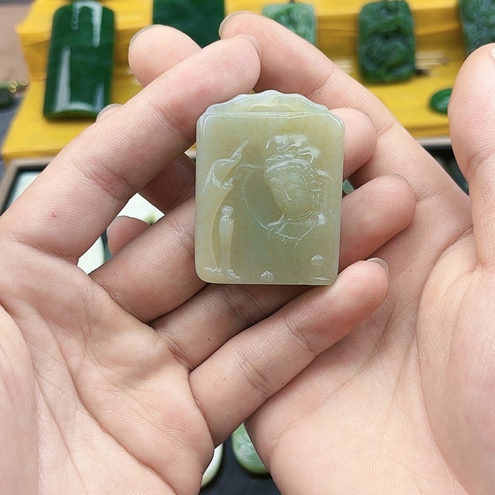 和田玉未镶嵌颈饰