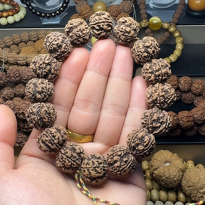 金刚菩提吊坠原生态碎纹梅花