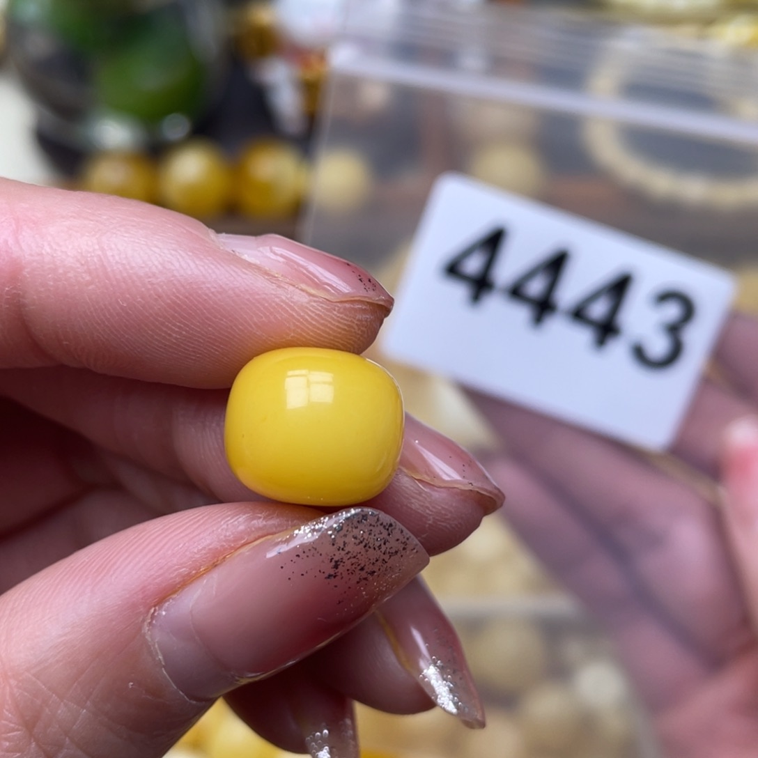 蜜蜡珠宝奇石未镶嵌12.8