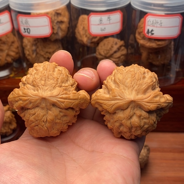 。***文玩核桃把件麻核桃龙鼎狮子头51