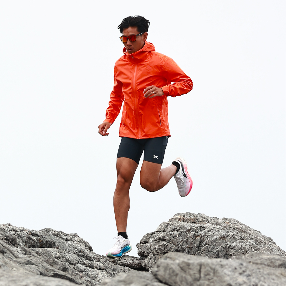 BODYWIT身体智慧冽风2.0男款轻量防风防雨透湿透气冲锋衣越野跑步