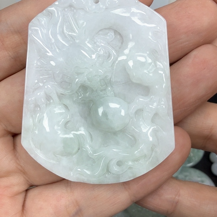 翡翠挂件未镶嵌翡翠